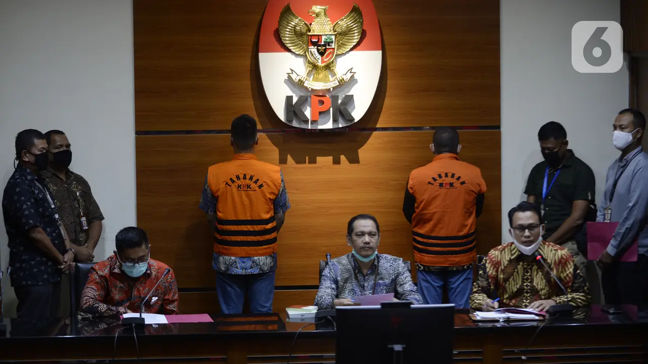 FOTO: KPK Resmi Tahan Nurhadi dan Menantu Terkait Kasus Suap