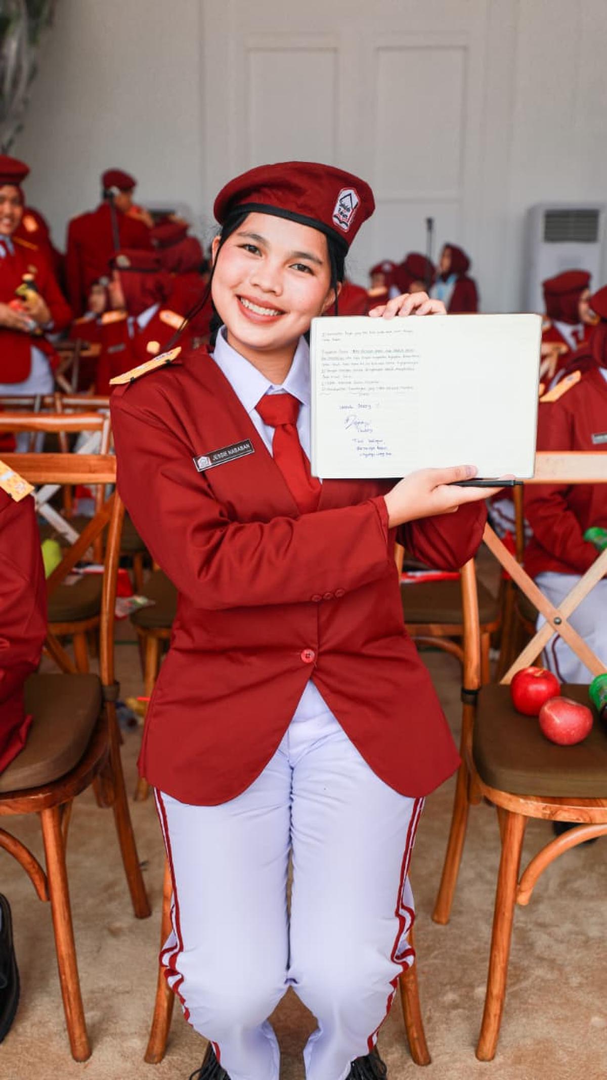 4 Tahun Putus Sekolah, Siswi Sekolah Rakyat Kini Tampil di Istana dan Dapat Pesan Seskab