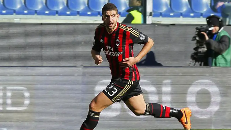  Adel Taarabt Ingin Terus di Milan