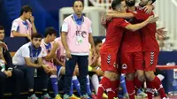 Pemain Al Rayyan Sport Club rayakan kemenangan 6-3 atas Disi Invest pada partai Grup B Kejuaraan Futsal Antarklub Asia 2017 di Phu Tho Stadium, Ho Chi Minh City, Vietnam, Minggu (23/7/2017). (AFC)