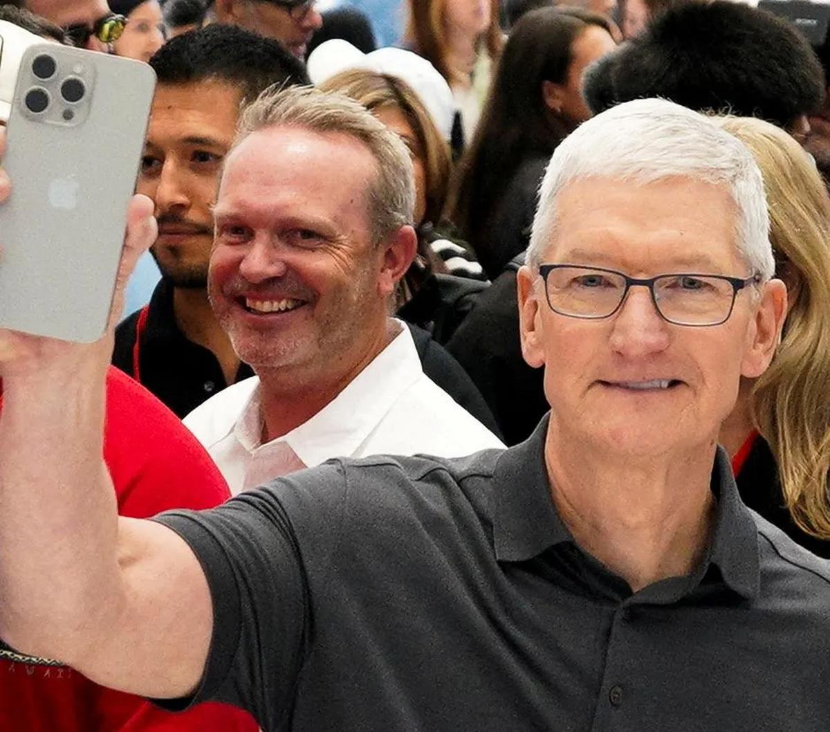 Terlepas itu, yang bisa dilakukan hanyalah menunggu informasi resmi dari Apple. Untuk mendapatkannya, penggemar Apple tidak perlu menunggu lama mengingat acara ini akan diadakan kurang dari seminggu lagi.<br>