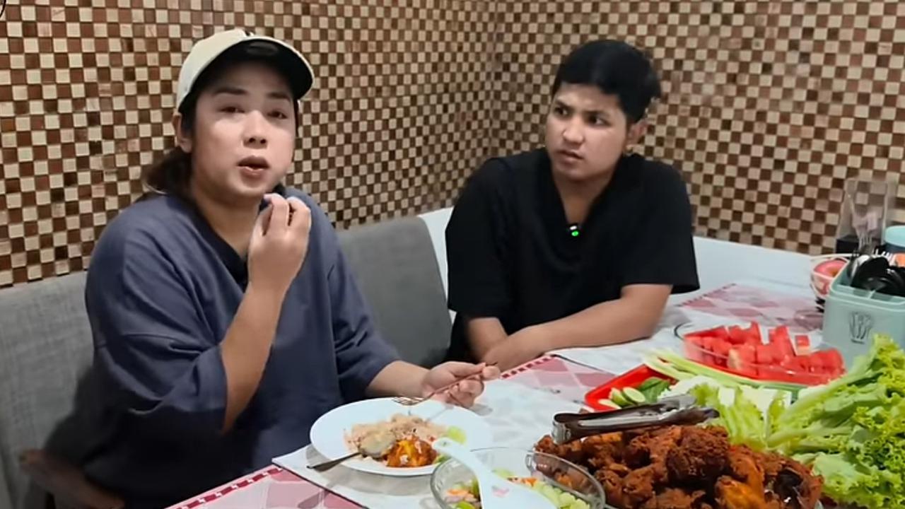 Soimah Begitu Lahap Makan Khas Masakan Thailand di Rumah Jirayut 'Enak Nih'