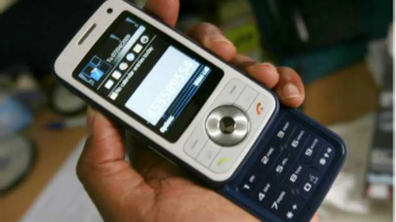 SMS dari Ponsel di Liang Kubur Kagetkan Keluarga di Inggris