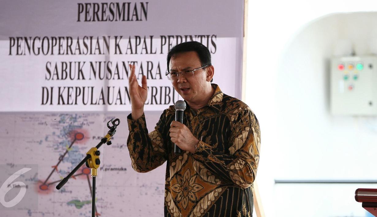 Gubernur DKI Jakarta, Basuki Tjahja Purnama berpidato pada peresmian Kapal Sabuk Nusantara 46 , Jakarta Utara, (28/1). Kapal ini melayani rute Sunda Kelapa, Pulau Ujung Jawa, Pulau Pramuka, Pulau Tidung, dan Pulau Kelapa. (Liputan6.com/Faizal Fanani)