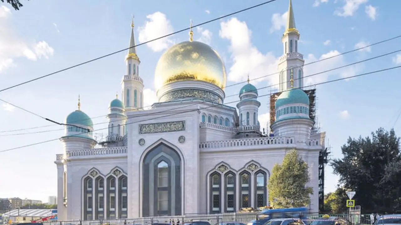 Jelang Idul Adha, Vladimir Putin Sahkan Masjid Terbesar di Rusia