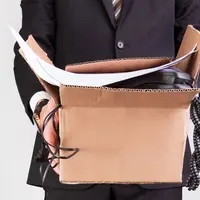 Jangan berlarut dalam kesedihan, kehilangan pekerjaan berarti kamu menemukan 4 hal berharga ini. | via: lifehacker.com