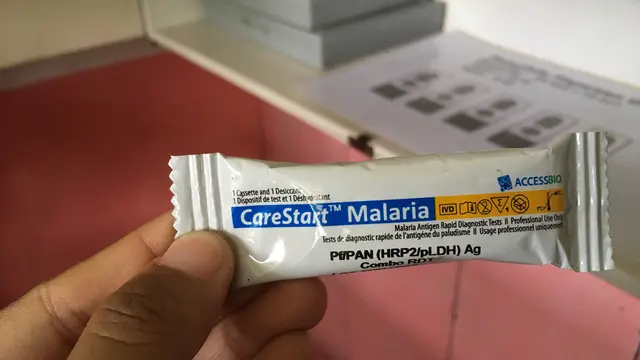 Alat pengecekan malaria (semacam test-pack)