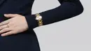 Hadir dalam versi ramping dan vertikal, jam tangan memiliki dengan casing yang dibentuk oleh logo O'Lock.  (Foto: Fendi)