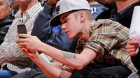 Ponsel Disita Polisi, Justin Bieber Cemas Foto Bugilnya Tersebar