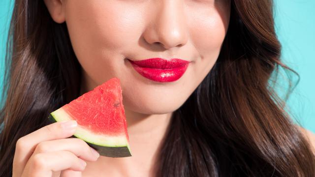 Trik kurus pakai lipstik terang (iStock)