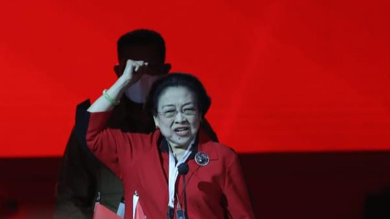 Di Depan Jokowi, Megawati: Jangan Pernah Gentar Hadapi Kepungan dan Manuver Politik Praktis