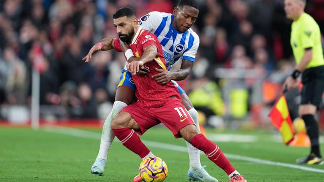 Foto: Aksi Mohamed Salah Sang Juru Selamat Liverpool, The Reds Puncaki Klasemen Liga Inggris