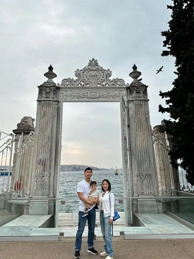 Baby Issa anak Nikita Willy tampil stylish saat liburan di Turki