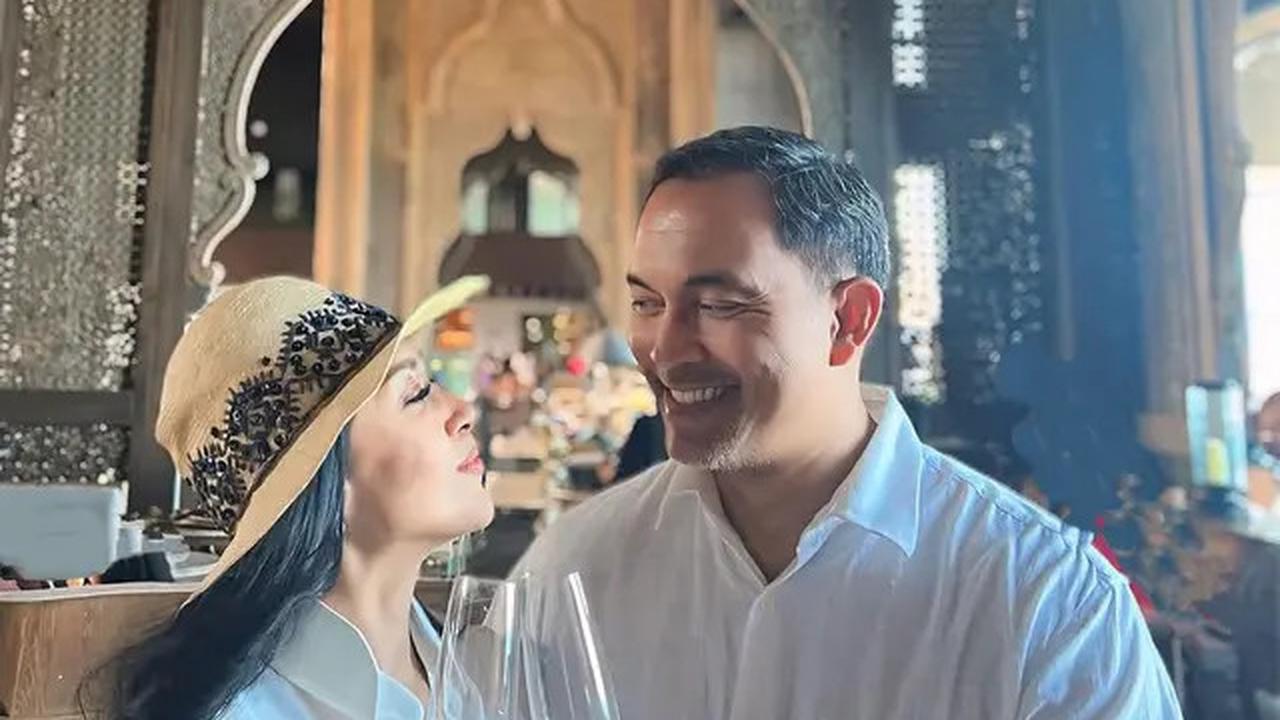 7 Potret Diah Permatasari dan Suami Anniversary ke-28, Kenang Foto Awal Pacaran