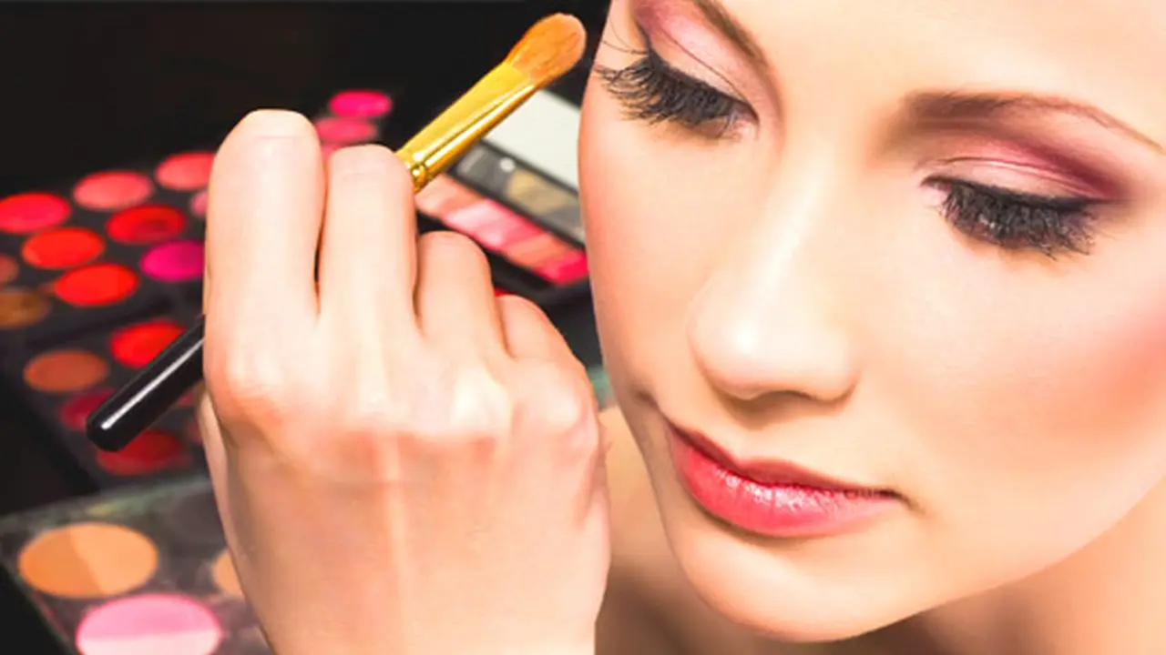4 Alat Kecantikan yang dibutuhkan Wanita