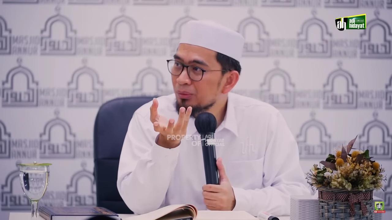 Ustadz Adi Hidayat alias UAH
