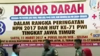 Yayasan Pundi Amal Peduli Kasih SCTV Indosiar menggelar donor darah yang diikuti warga Surabaya serta anggota TNI dan Polri.