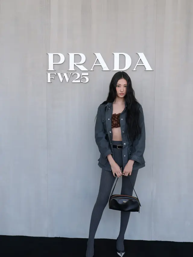 6 Adu Gaya Seleb Top Dunia Hadiri Prada Womenswear Fall-Winter 2025, Gal Gadot, Byeon Woo-seok, hingga Karina aespa