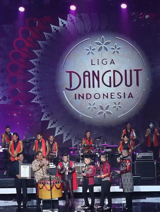 Liga Dangdut Indonesia merupakan ajang pencarian bakat penyanyi dangdut terbaru dari stasiun Indosiar. Para kontestan LIDA sendiri merupakan bakat-bakat terbaik hasil seleksi tim panitia dari 34 provinsi yang ada di Indonesia. (Bambang E Ros/Bintang.com)