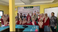 Pengelola Kawasan Industri Jababeka PT Jababeka Infrastruktur menginisiasi kegiatan pelatihan manajemen bank sampah dan pengolahan sampah rumah tangga serta memberikan perlengkapan di Desa Harjamekar, Cikarang Utara, Kabupaten Bekasi. (Ist)