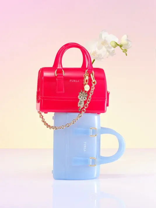 Giorgio Presca, CEO Furla, menyoroti sifat inklusif merek tersebut dan peran penting generasi muda dalam kesuksesannya. Ia percaya bahwa semangat dan bakat pribadi Karry Wang yang khas akan membawa semangat baru bagi merek tersebut, terutama di kalangan konsumen Tiongkok dan sekitarnya.  [Dok/Furla]