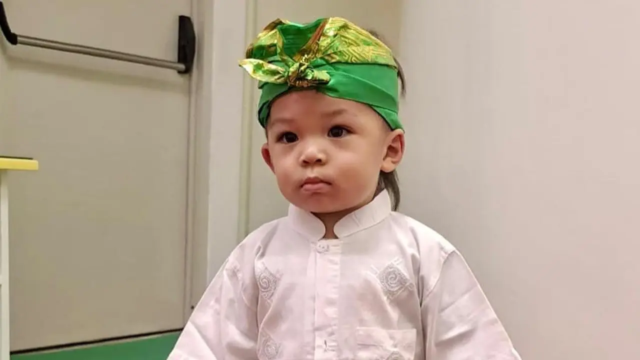 Issa atau baby Izz putra Nikita Willy dan Indra Priawan. (Foto: Instagram/yorafebrinaofficial)