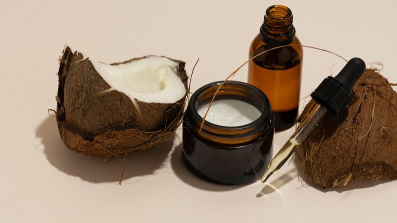 Kosmetik dengan Minyak Kelapa