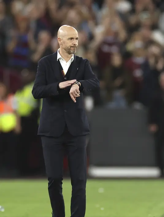 Anak asuh Erik ten Hag gagal menyalip Newcastle, yang sebelumnya kalah dari Arsenal 0-2.