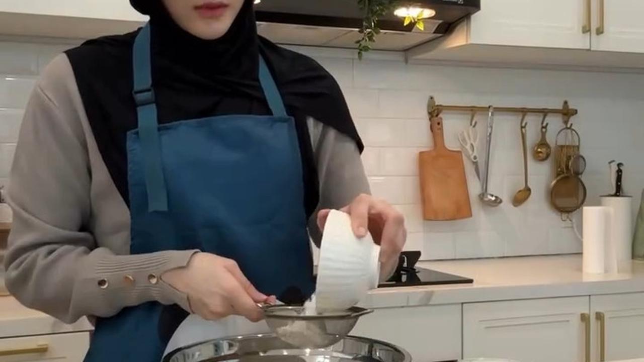 Henny Rahman Pilih Buat Kue Ulang Tahun Sendiri untuk Sang Putra, Haru Lihat Tumbuh Kembang Anak