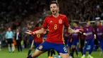 Gelandang Spanyol, Saul Niguez, merayakan hat-trick yang dicetaknya ke gawang Italia pada laga semifinal Piala Eropa U-21 di Stadion Miejski, Polandia, Selasa (27/6/2017). Spanyol menang 3-1 atas Italia. (AFP/Janek Skarzynski)