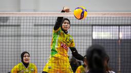 Wakil Ibu Kota itu menang tiga set langsung dengan skor 25-23, 25-17, dan 25-21. (Bola.com/Bagas Lazuardi)