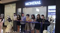 Peresmian butik ke-16 Mondial yang mengusung konsep terbaru “house of branded” di Mal Kelapa Gading 3 Jakarta, Jum’at (2/9/2022).