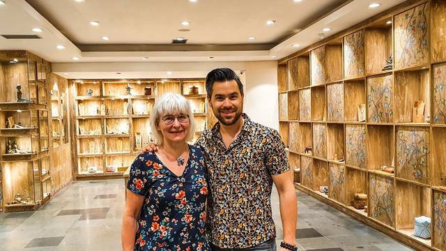 6 Potret Peter Lufting Kekasih Chef Marinka yang Jarang Tersorot