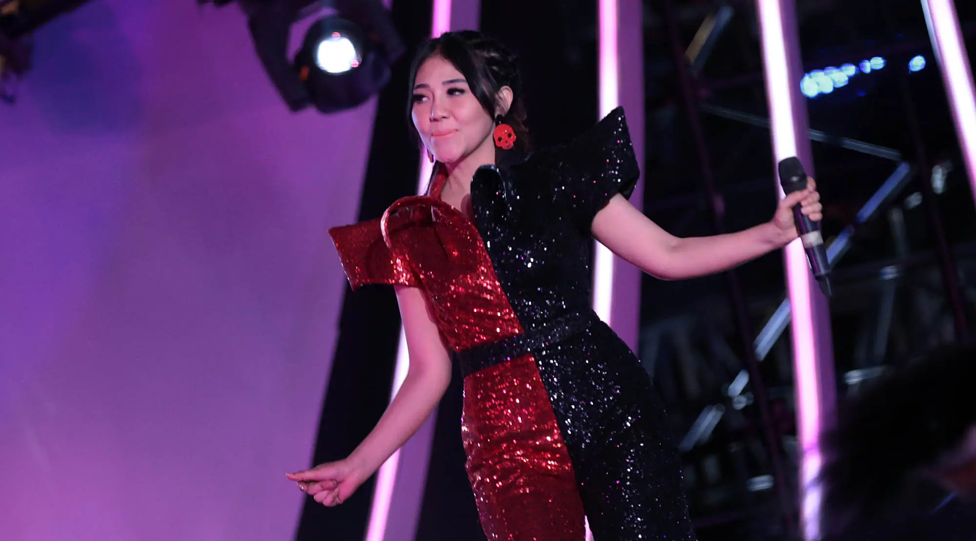 Via Vallen di HUT SCTV ke-27. (Deki Prayoga/Bintang.com)