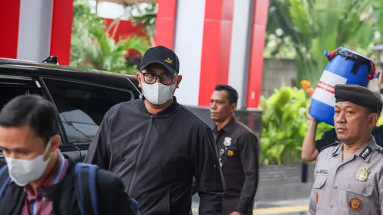 Bupati Klaten Tiba di Gedung KPK Usai Terjaring OTT