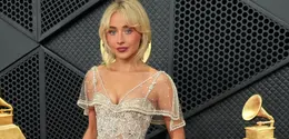 Sabrina Carpenter saat Hadir di Grammy Awards 2026 dengan gaun Valentino. [Copyright AP]
