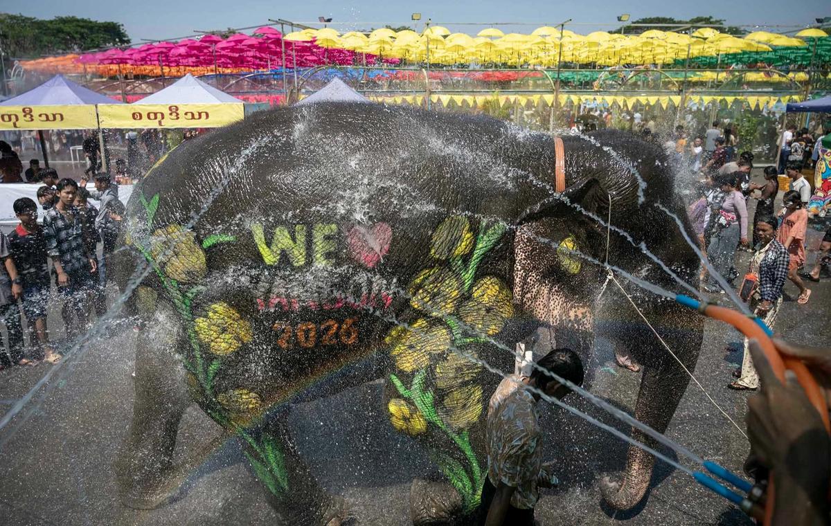 FOTO: Kemeriahan Festival Air Thingyan di Yangon