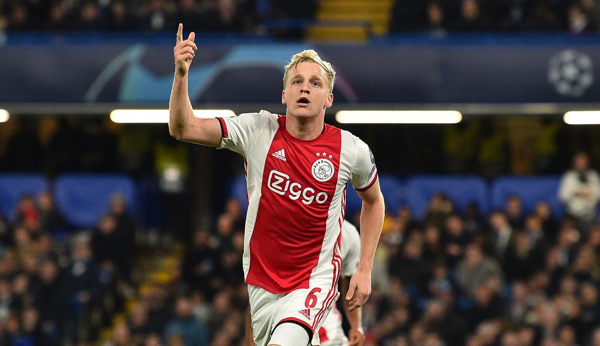 6. Donny van de Beek (44 juta euro) - Donny van de Beek menjadi pemain anyar Manchester United di bursa transfer musim panas ini. Pemain berusia 23 tahun ini memiliki market transfer seharga 44 juta euro. (AFP/Glyn Kirk)