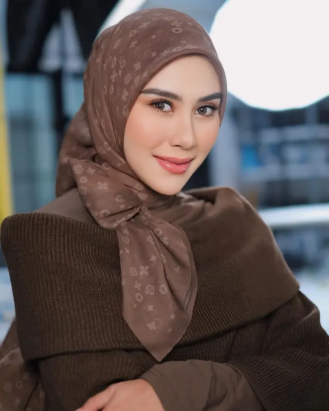 6 Artis ini memutuskan berhijab di tahun 2024, bagian perjalanan spiritual