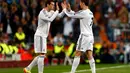 Pemain depan Real Madrid, Cristiano Ronaldo, harus digantikan Gareth Bale di laga pertama semifinal Liga Champions di Stadion Santiago Bernabeu, Madrid, Spanyol (24/4/2014).(REUTERS/Michael Dalder)