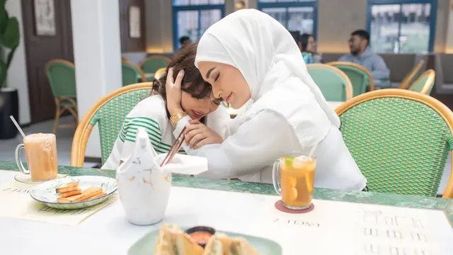 Putri Zulkifli Hasan bersama Abbie.