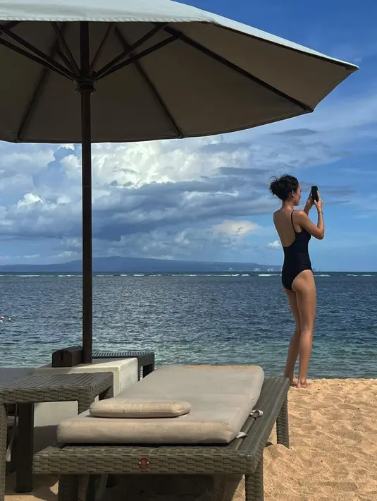 Tatjana Saphira tampil cantik saat liburan [Instagram/tatjanasaphira]