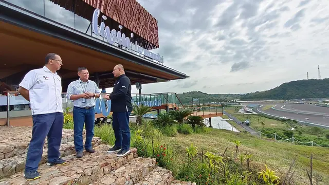 Kerjasama Bank Mandiri dengan Indonesia Tourism Development Corporation (ITDC) dalam meningkatkan infrastruktur di sirkuit Mandalika, Lombok. (Dok Bank Mandiri)