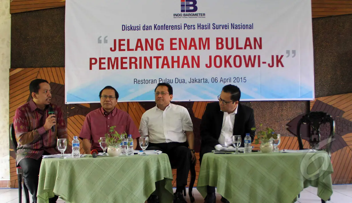 Diskusi "Jelang Enam Bulan Pemerintahan Jokowi-JK" yang digelar Indo Barometer di kawasan Senayan, Jakarta, Senin (6/4/2015). Hasil survei Indo Barometer , sebanyak 75% responden menyatakan tidak puas terhadap kinerja Jokowi-JK.(Liputan6.com/Helmi Afandi)