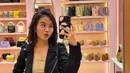Seperti potret penampilan terbaru Mayang yang baru saja memotong rambutnya. Foto Mayang memamerkan rambut pendek ini sukses mencuri perhatian. (Liputan6.com/IG/@mayang.lucyana).