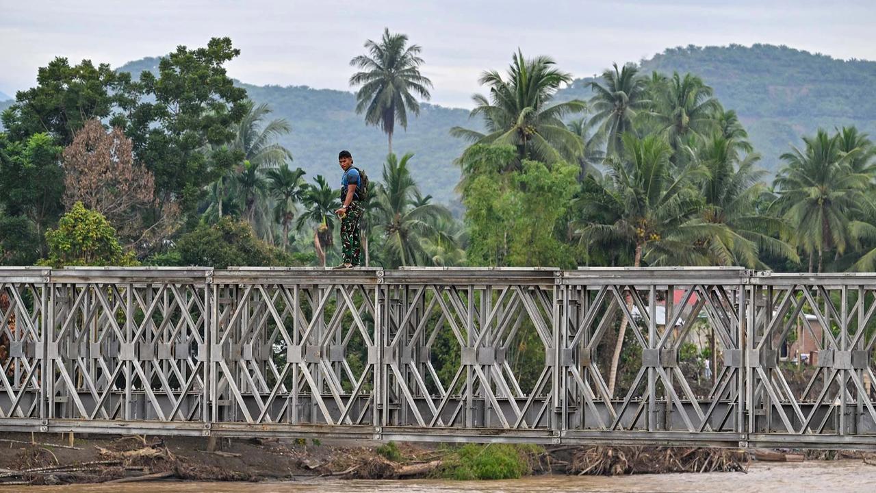 FOTO: Jembatan Bailey di Jalan Lintas Tengah Aceh Hampir Rampung