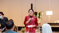 Ketua DPR RI Puan Maharani saat pertemuan bilateral dengan Ketua Dewan Rakyat Parlemen Malaysia, Tan Sri Dato' Johari bin Abdul yang dibalut dengan acara makan malam bersama di salah satu resto hotel di Jakarta, Selasa (13/5/2025).