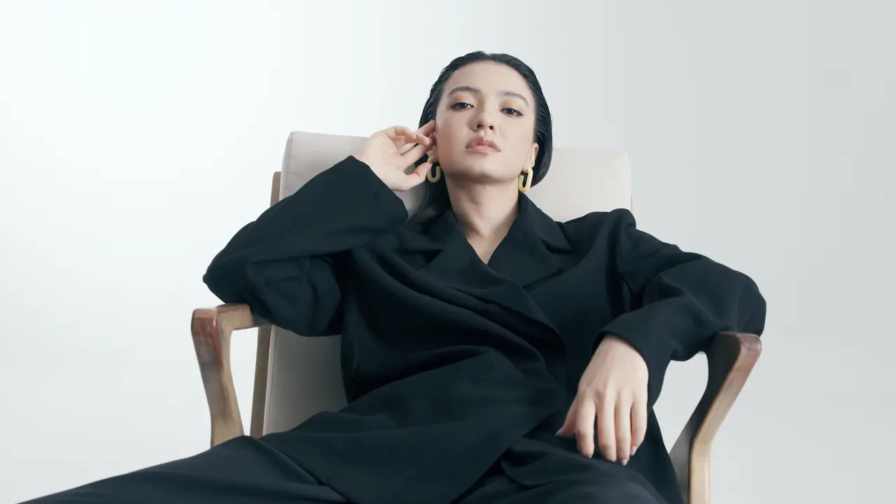 Raline Shah Merasa Percaya Diri dengan Outfit hingga Makeup yang Tepat
