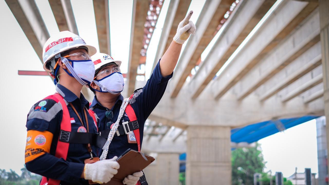 Pekerja proyek PT Waskita Karya (Persero) Tbk