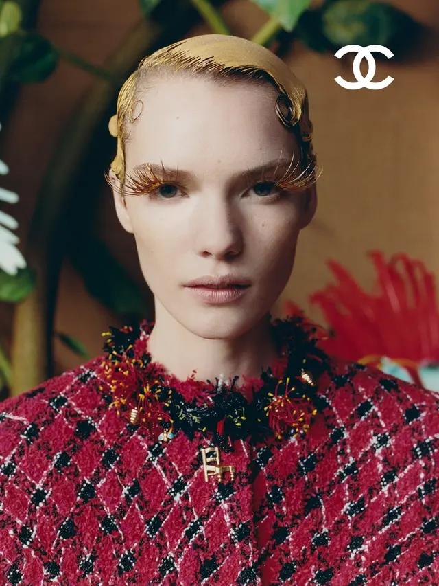 Tren Beauty Paris Haute Couture Week 2026, dari Hepburn Bangs hingga Lace Lips yang Artistik